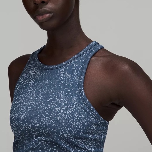 High Neck Ebb to Street Cropped Tank. - Picture 4 of 7